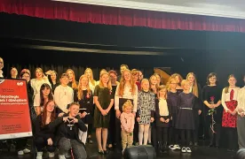 Młodzież na scenie domu kultury